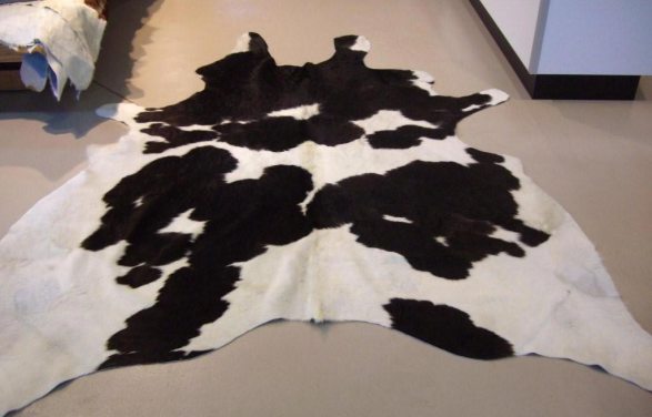 cowhide rug 1