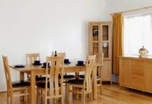 oak furniture will be best fit for your dining room