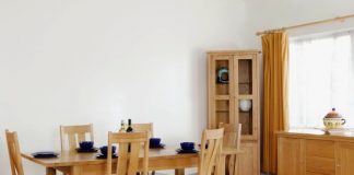 oak furniture will be best fit for your dining room